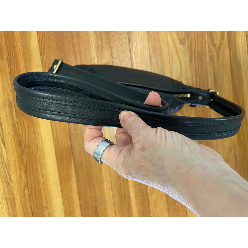 Vintage Coach Slim Duffle Crossbody Bag Black Leather Brass Hardware 9816 EUC - Picture 6 of 12